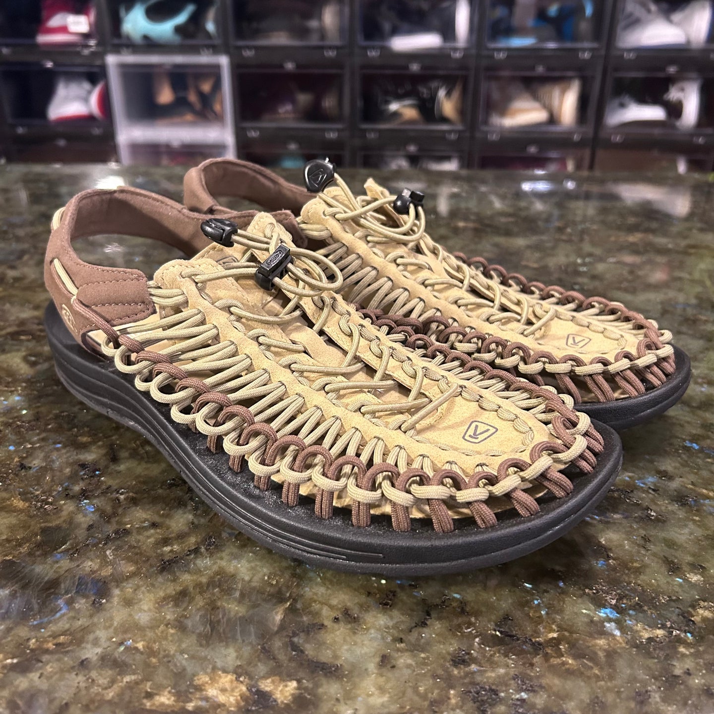 Keen sandals pre owned clean