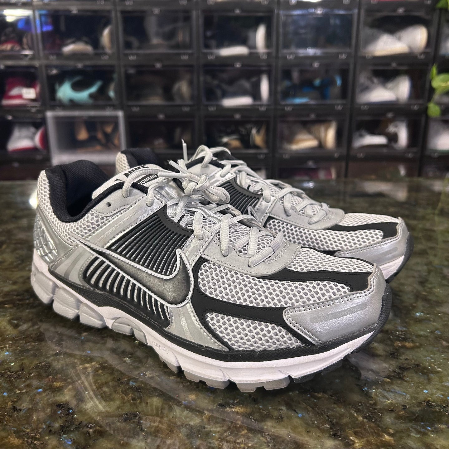 Nike vomero pre owned