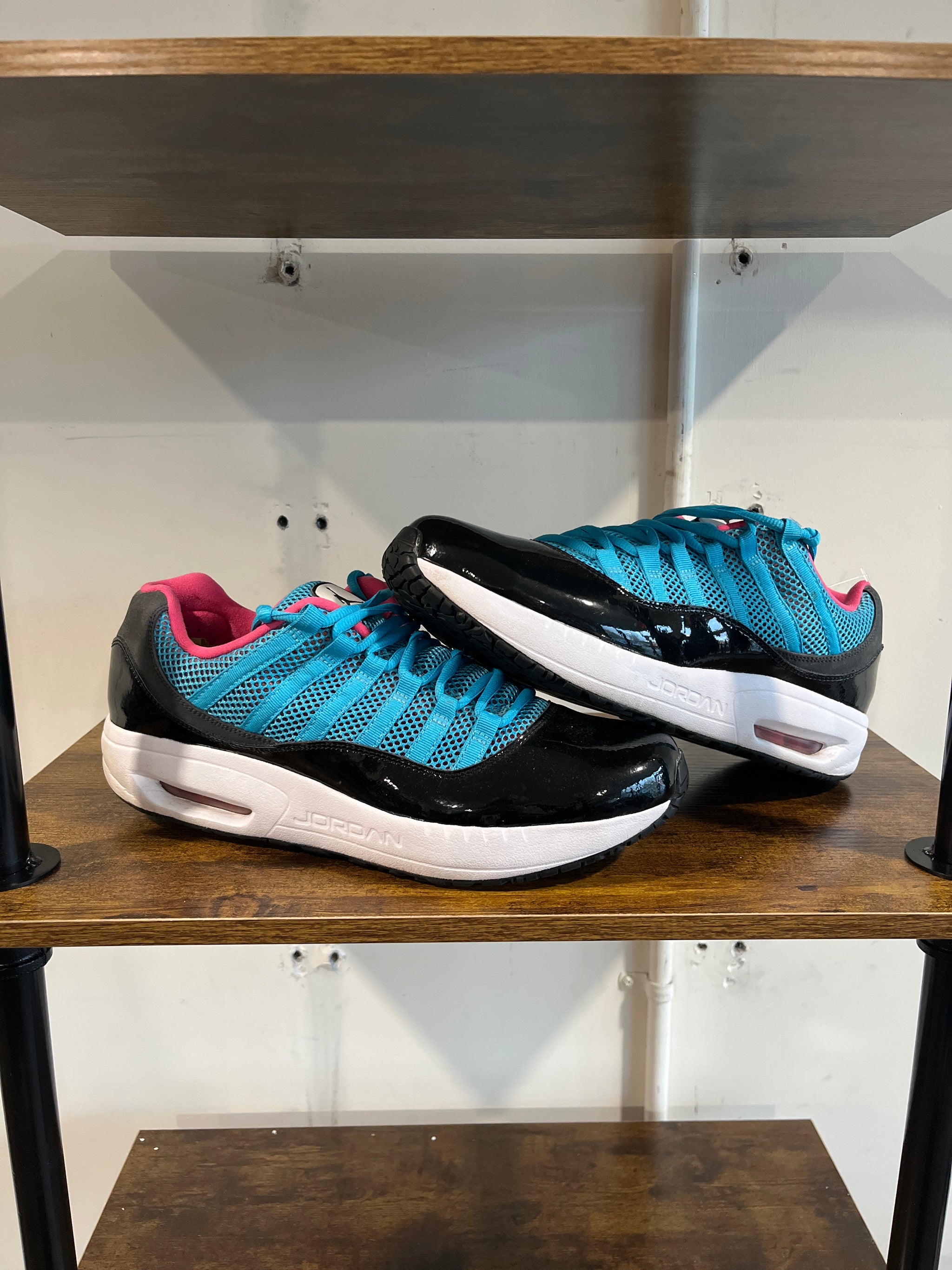 Jordan 11 CMFT South Beach Low