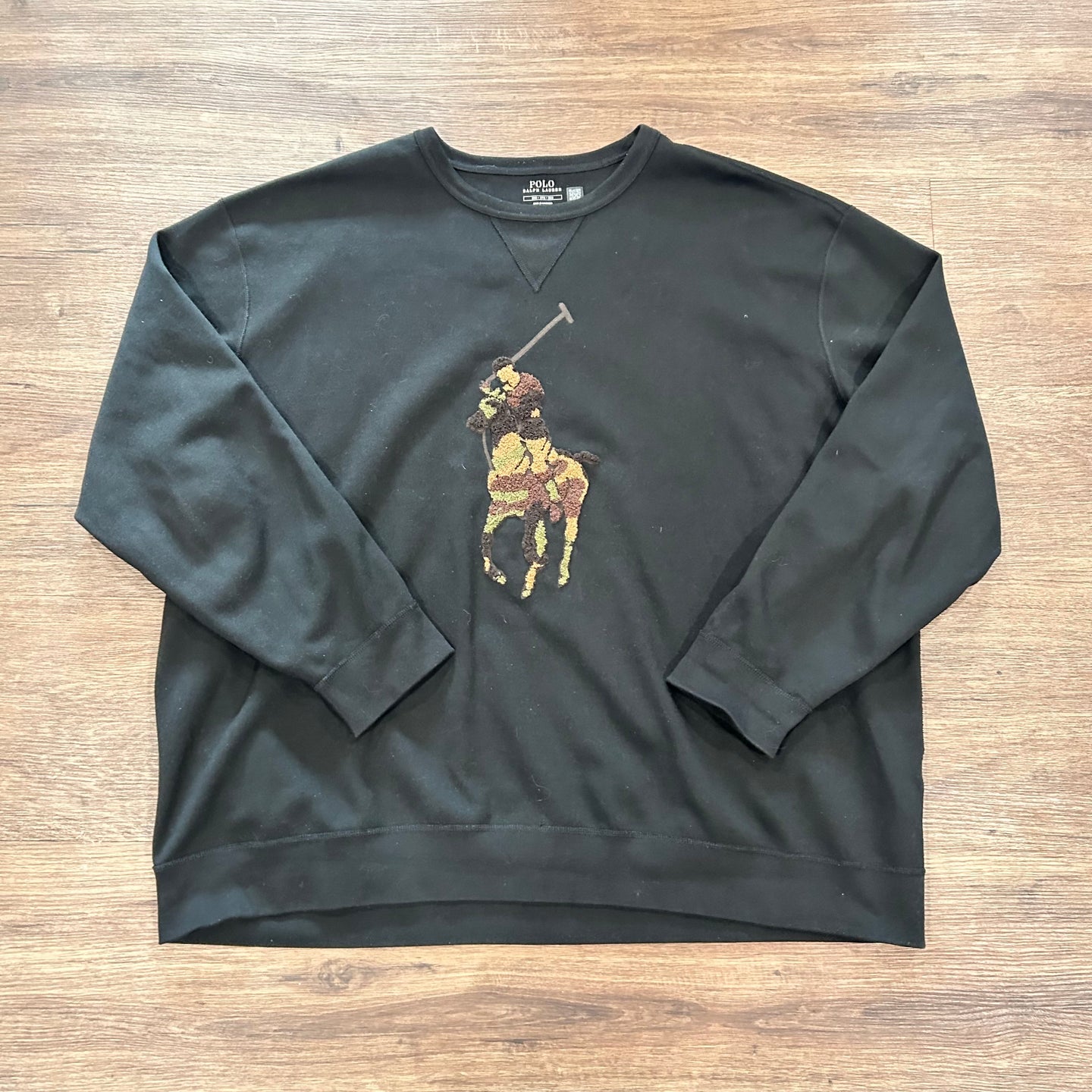 Polo camo riding horse crewneck