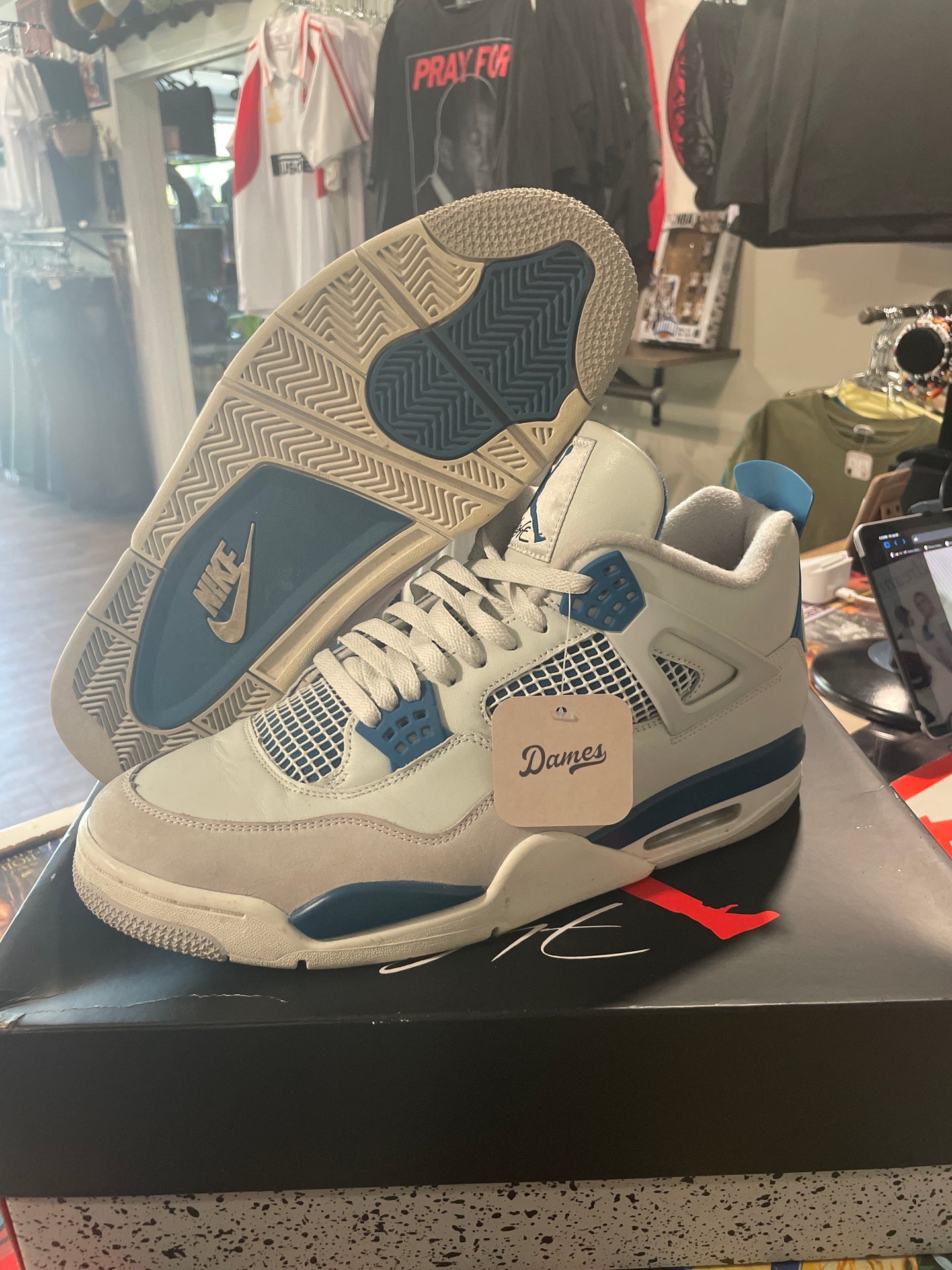 Air Jordan 4 Retro Military Blue