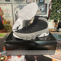 Air Jordan 9 Retro ‘Black and Particle Grey’